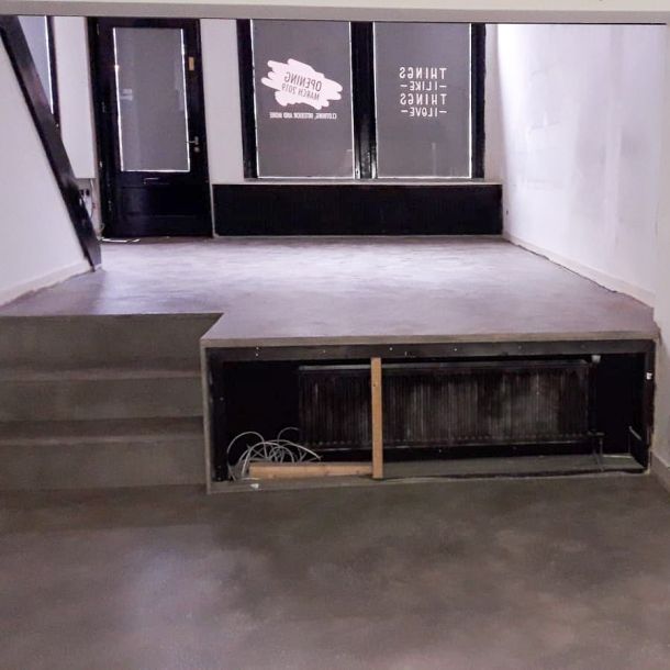 Zwart geschilderde kozijnen 